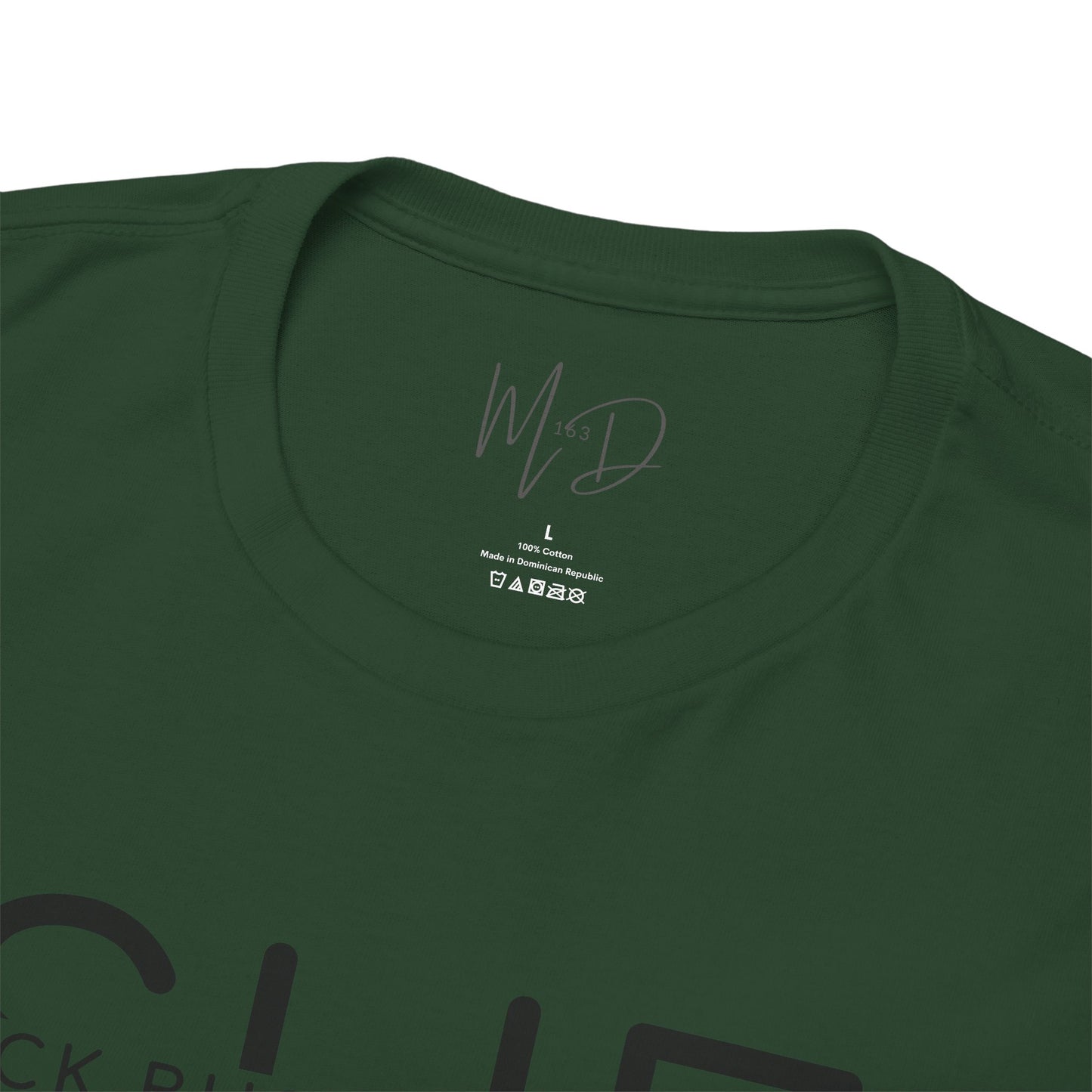 SHE IS ME | T-Shirt (Black)