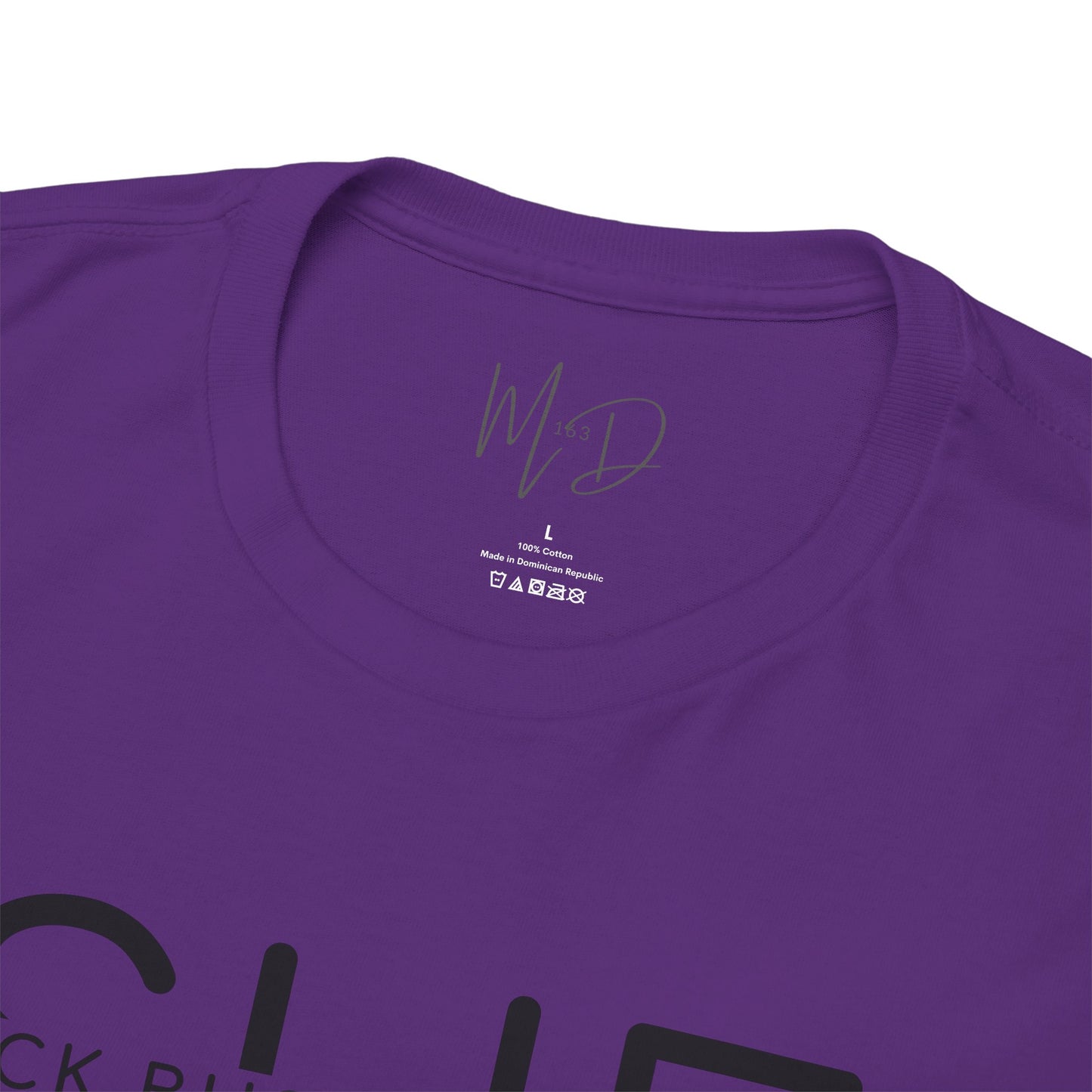 SHE IS ME | T-Shirt (Black)